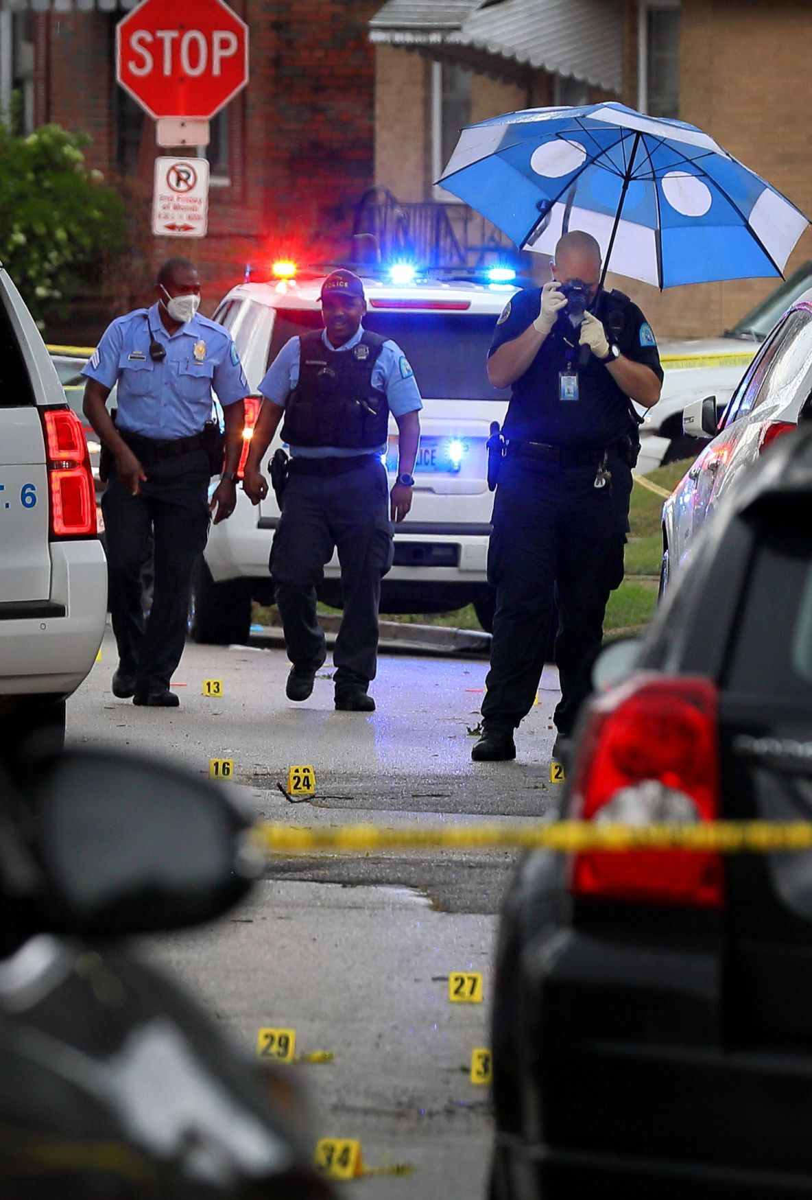 Three people shot in the 4100 block of Dressell Ave